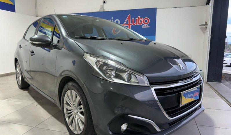 PEUGEOT 208 pieno