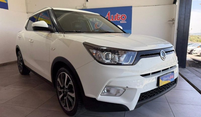 SSANGYONG Tivoli pieno