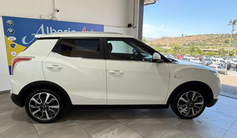 SSANGYONG Tivoli pieno
