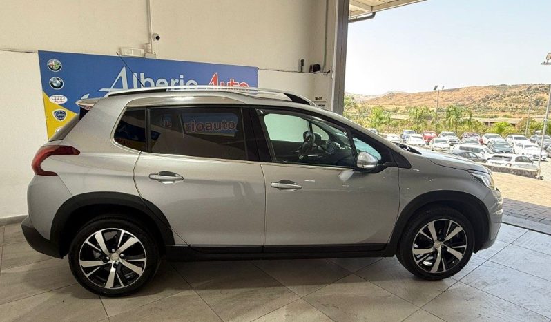 PEUGEOT 2008 pieno