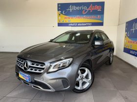 MERCEDES-BENZ GLA 200