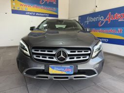 MERCEDES-BENZ GLA 200 pieno