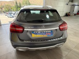 MERCEDES-BENZ GLA 200 pieno