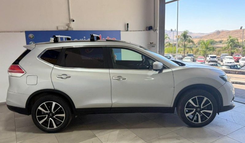 NISSAN X-Trail pieno