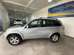 TOYOTA RAV 4 pieno