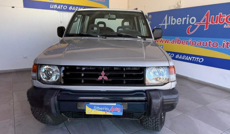MITSUBISHI Pajero pieno