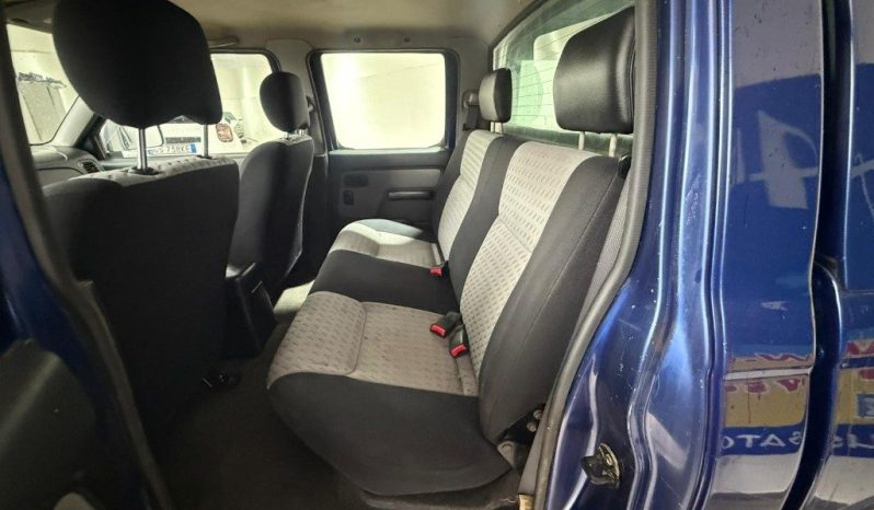 NISSAN Pick Up pieno