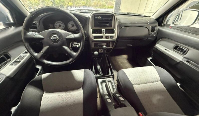 NISSAN Pick Up pieno