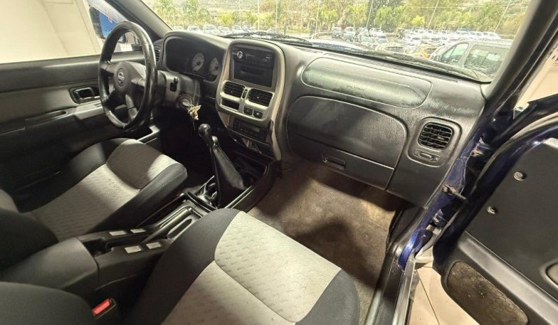 NISSAN Pick Up pieno