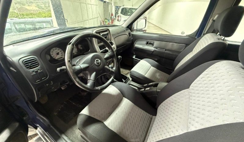 NISSAN Pick Up pieno