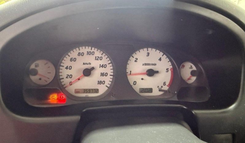 NISSAN Pick Up pieno