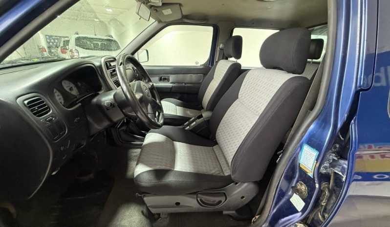 NISSAN Pick Up pieno