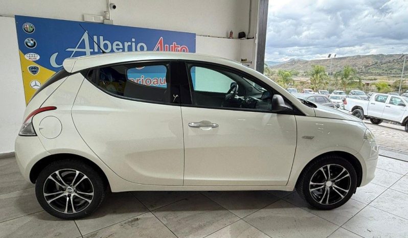 LANCIA Ypsilon pieno