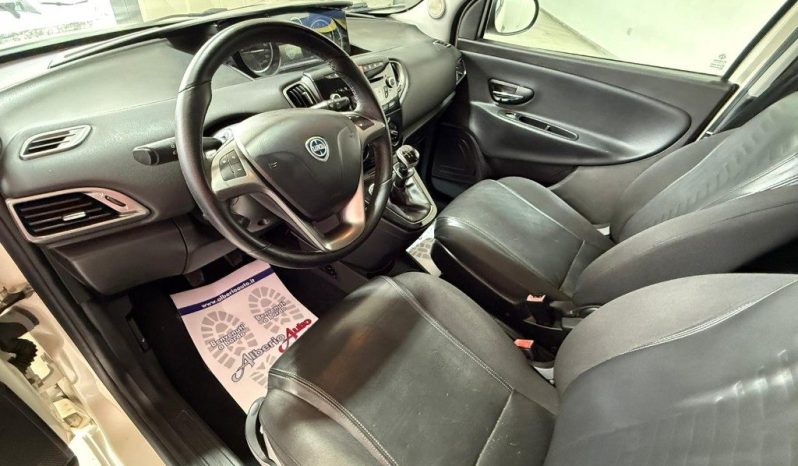 LANCIA Ypsilon pieno