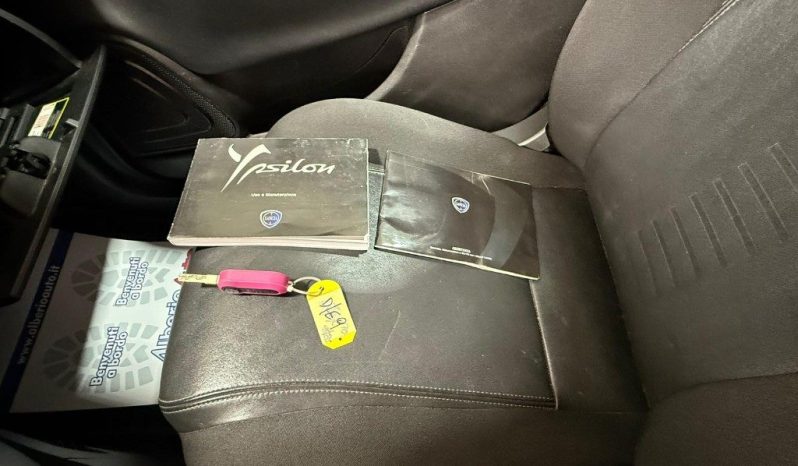 LANCIA Ypsilon pieno