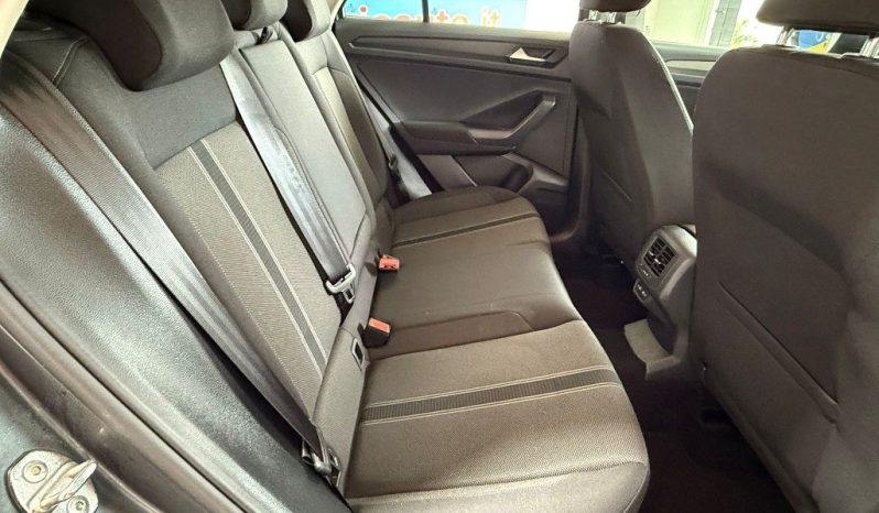 VOLKSWAGEN T-Roc pieno