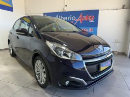 PEUGEOT 208 pieno