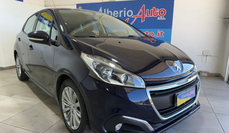 PEUGEOT 208 pieno