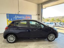 PEUGEOT 208 pieno
