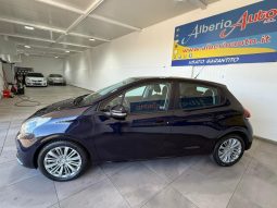 PEUGEOT 208 pieno