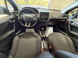 PEUGEOT 208 pieno