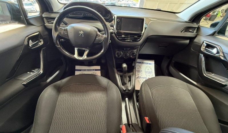 PEUGEOT 208 pieno