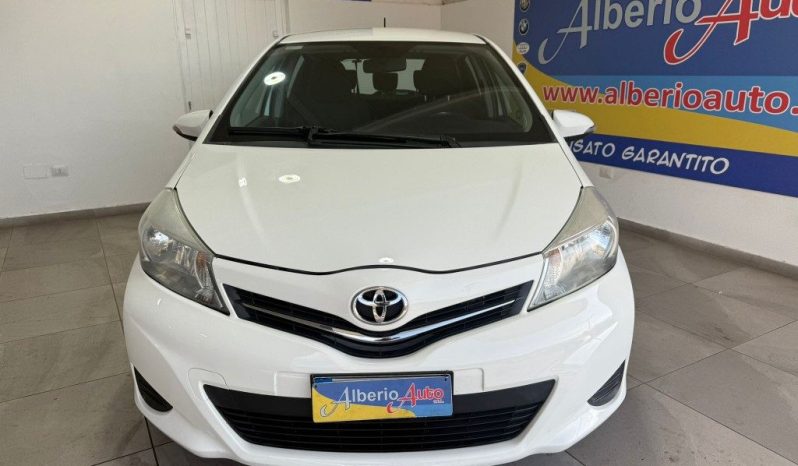 TOYOTA Yaris pieno