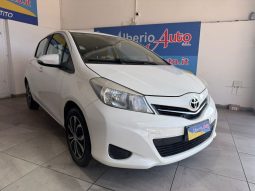 TOYOTA Yaris pieno