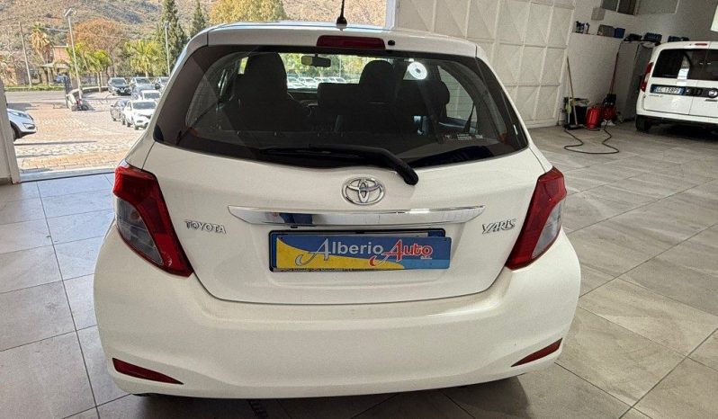 TOYOTA Yaris pieno