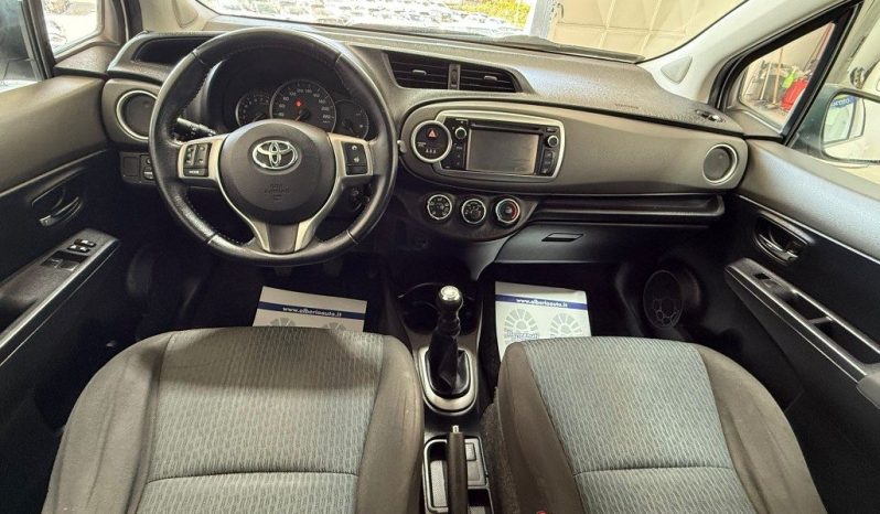TOYOTA Yaris pieno