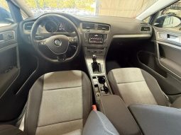 VOLKSWAGEN Golf pieno