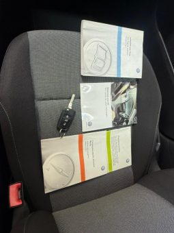 VOLKSWAGEN Golf pieno