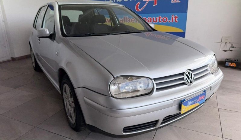 VOLKSWAGEN Golf pieno