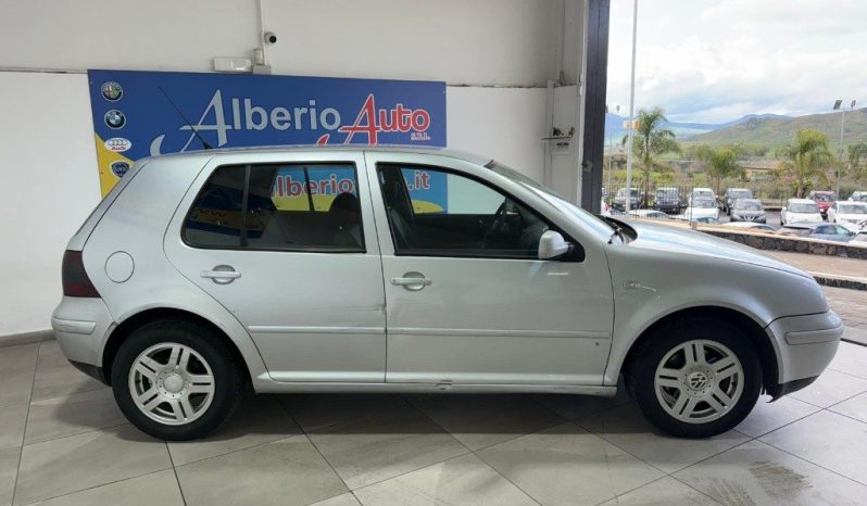 VOLKSWAGEN Golf pieno