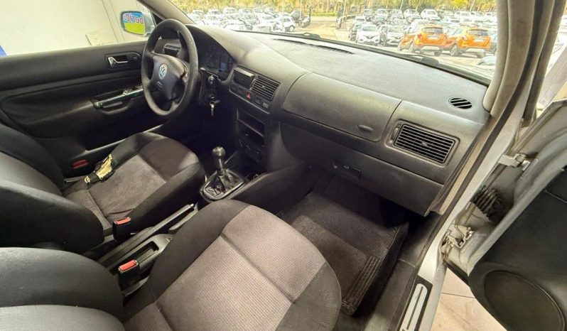 VOLKSWAGEN Golf pieno