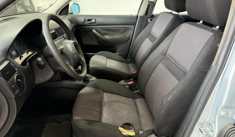 VOLKSWAGEN Golf pieno