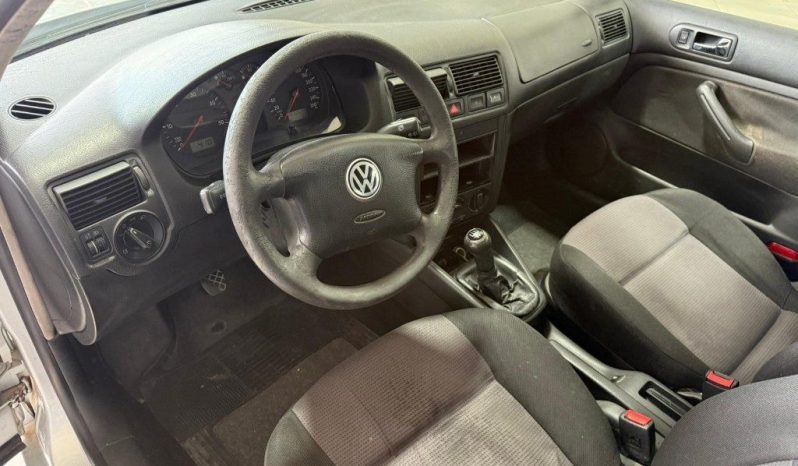 VOLKSWAGEN Golf pieno