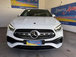 MERCEDES-BENZ GLA 180 pieno