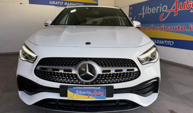 MERCEDES-BENZ GLA 180 pieno