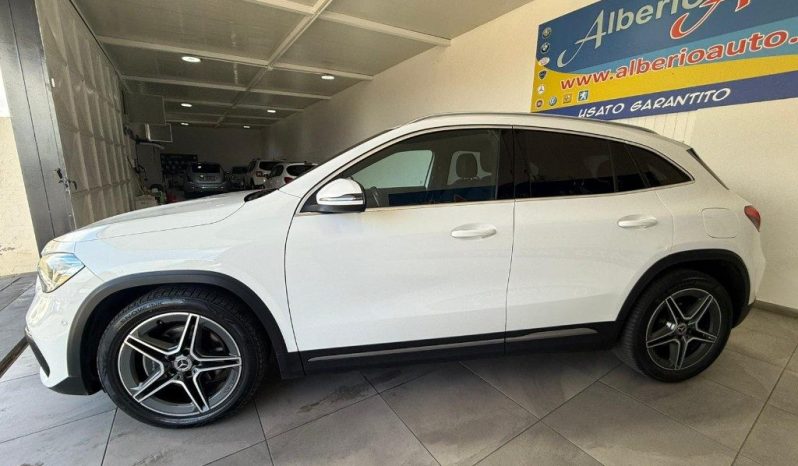 MERCEDES-BENZ GLA 180 pieno