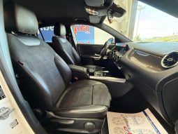 MERCEDES-BENZ GLA 180 pieno