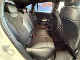 MERCEDES-BENZ GLA 180 pieno