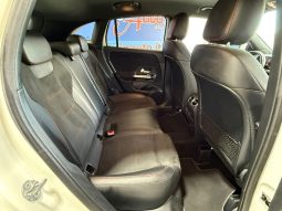 MERCEDES-BENZ GLA 180 pieno