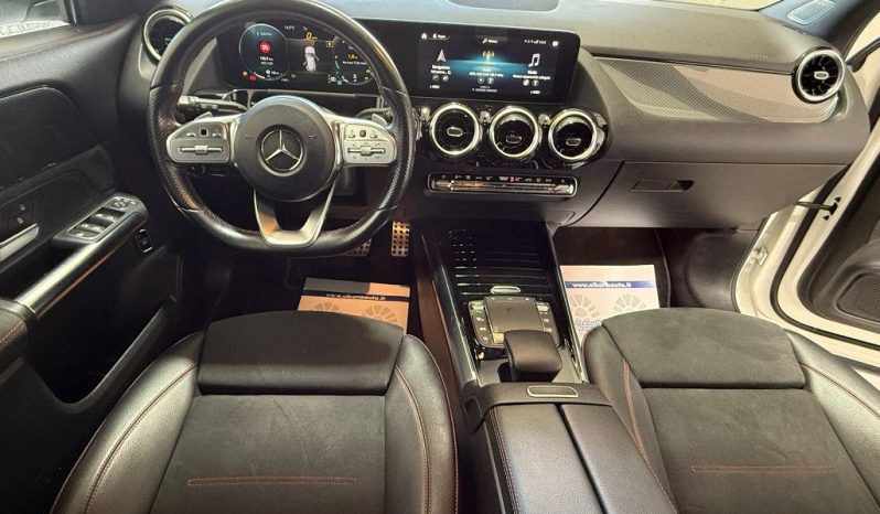 MERCEDES-BENZ GLA 180 pieno