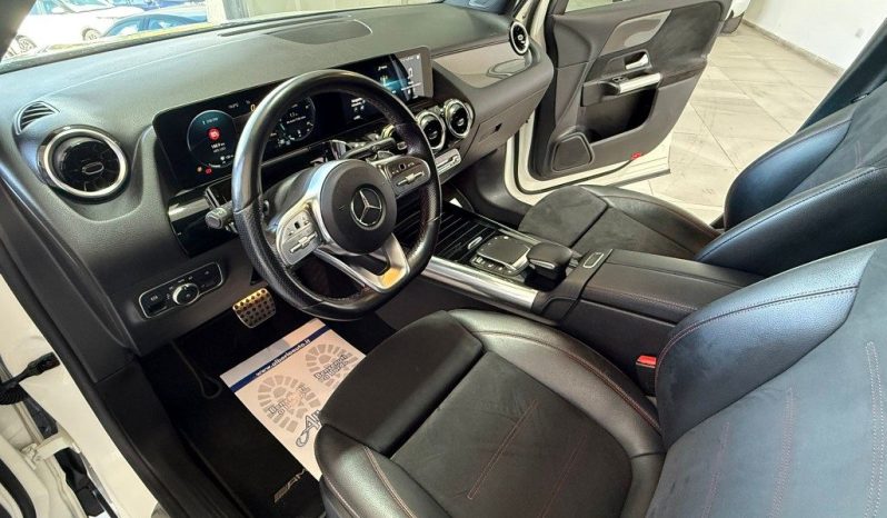 MERCEDES-BENZ GLA 180 pieno