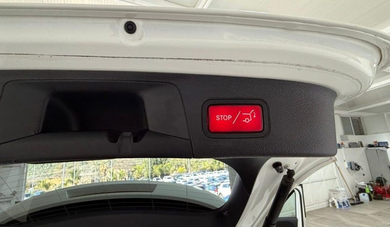 MERCEDES-BENZ GLA 180 pieno