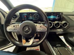 MERCEDES-BENZ GLA 180 pieno