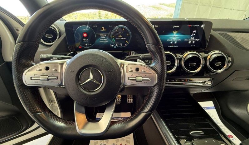 MERCEDES-BENZ GLA 180 pieno