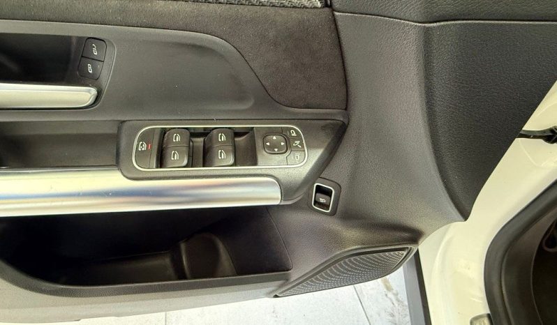 MERCEDES-BENZ GLA 180 pieno