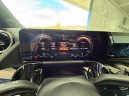 MERCEDES-BENZ GLA 180 pieno